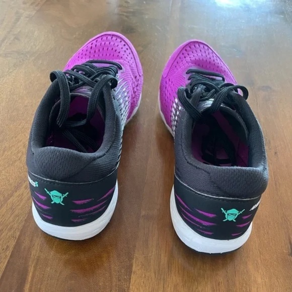 New Balance Running Shoes, Size 9 - Picture 3 of 7